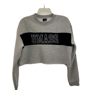 NWOT Hype and Vice UMASS Cropped Sweatshirt Womens Small Gray Black Colorblock